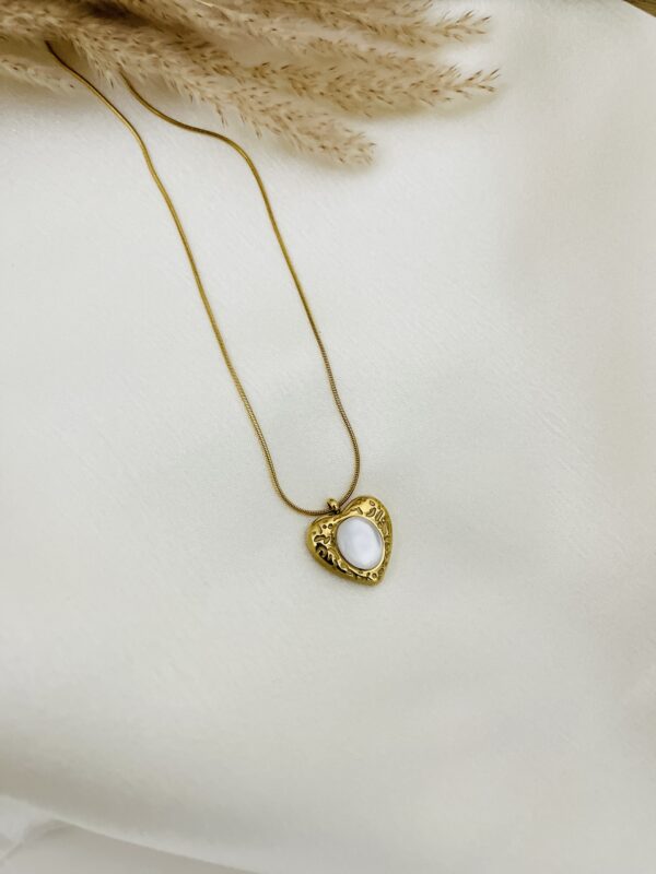 Amour Necklace
