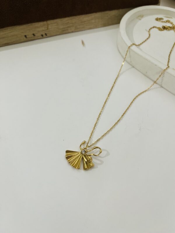 Flutter Grace - Image 2